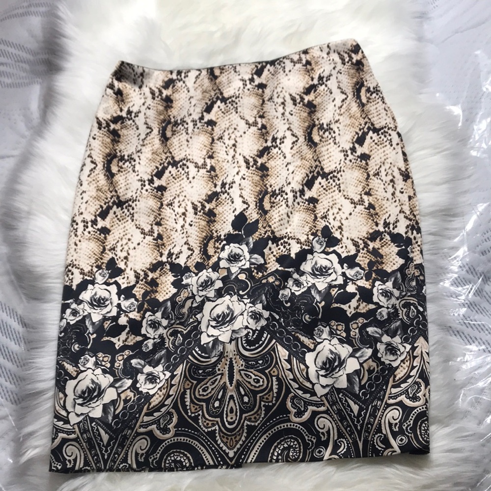 White House Skirt.